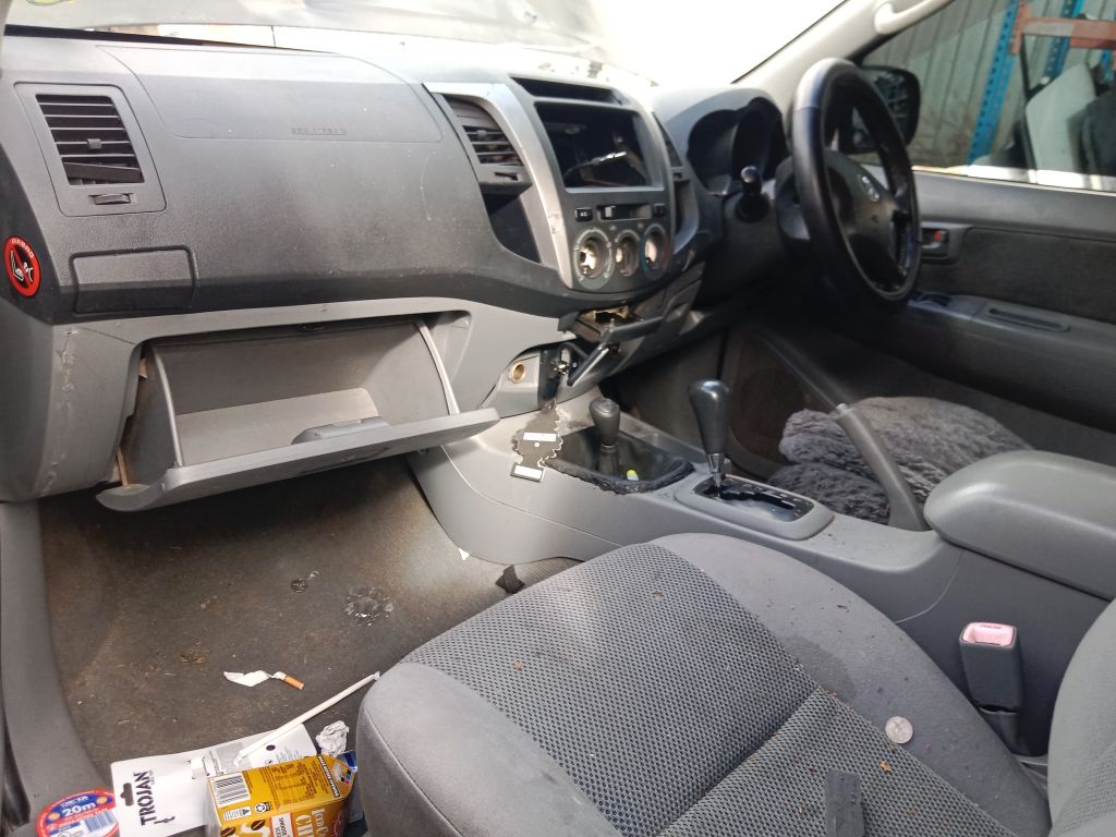 Toyota Hilux 2005 Silver Wrecking