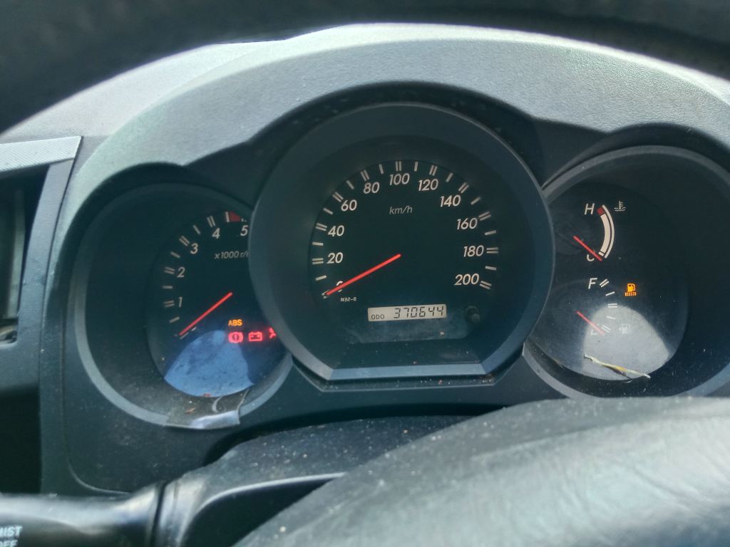 Toyota Hilux 2005 Silver Wrecking