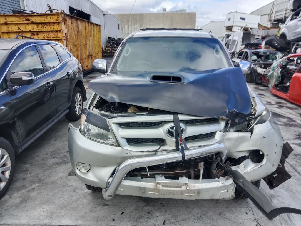 Toyota Hilux 2005 Silver Wrecking