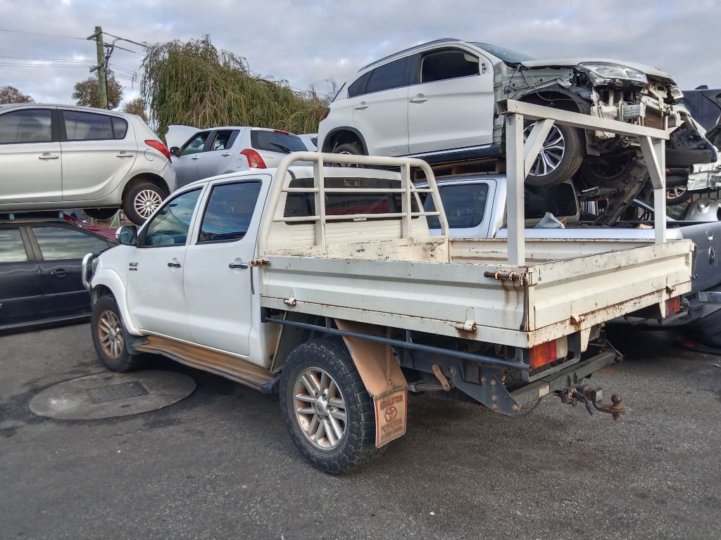 Toyota Hilux 2014 White Wrecking