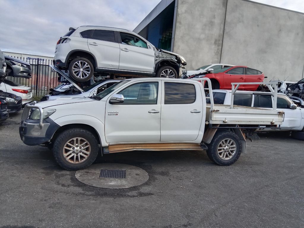 Toyota Hilux 2014 White Wrecking