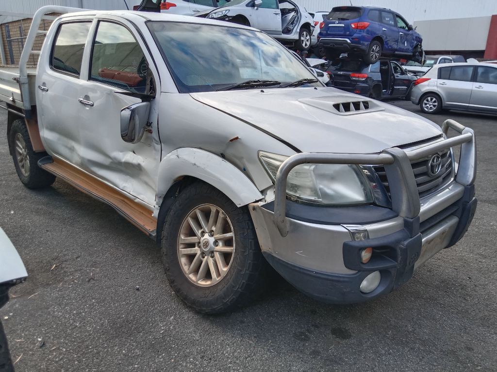 Toyota Hilux 2014 White Wrecking
