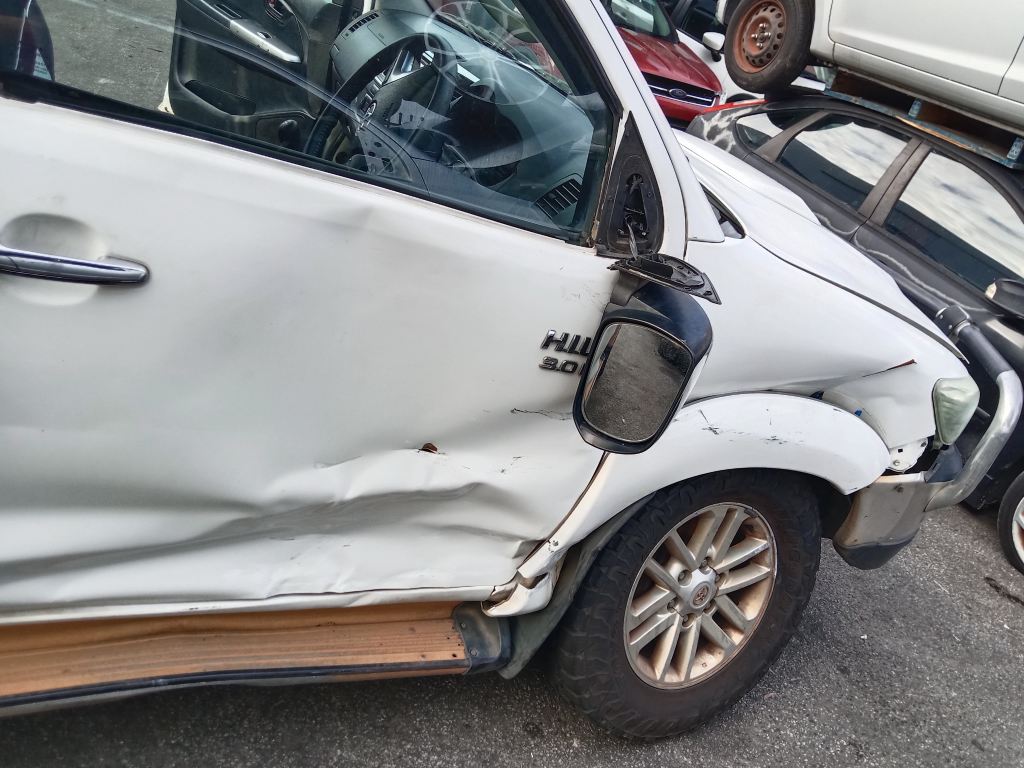 Toyota Hilux 2014 White Wrecking