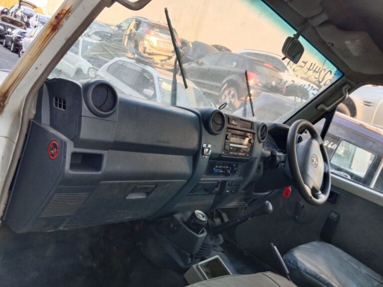 Toyota LandCruiser 79 2010 White Wrecking
