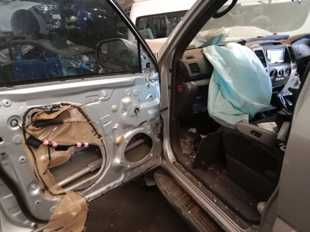 Toyota Prado 120 series 2005 Silver Wrecking