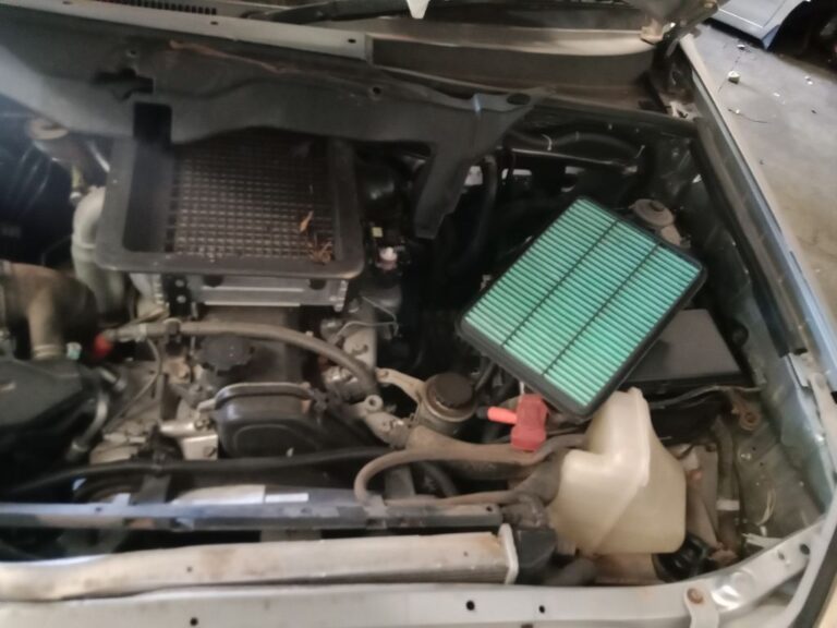 Toyota Prado 120 series 2005 Silver Wrecking