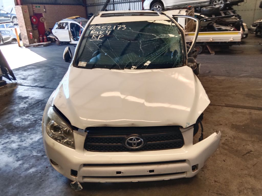 Toyota RAV4 2006 White Wrecking