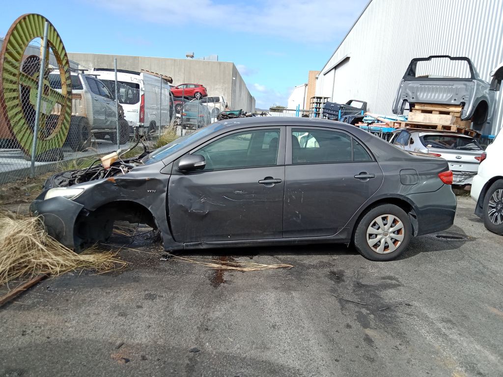 Toyota corolla 2010 Grey Wrecking