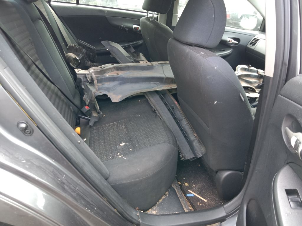 Toyota corolla 2010 Grey Wrecking
