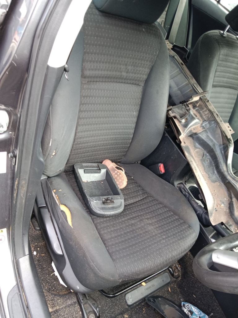 Toyota corolla 2010 Grey Wrecking