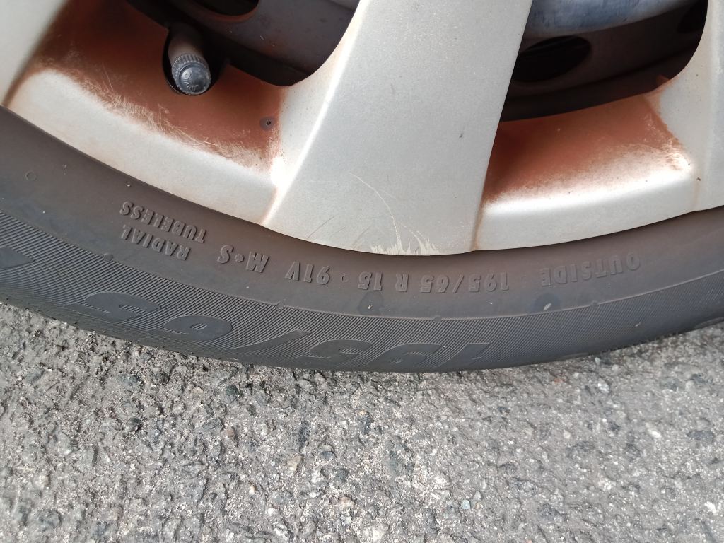 Toyota corolla 2010 Grey Wrecking