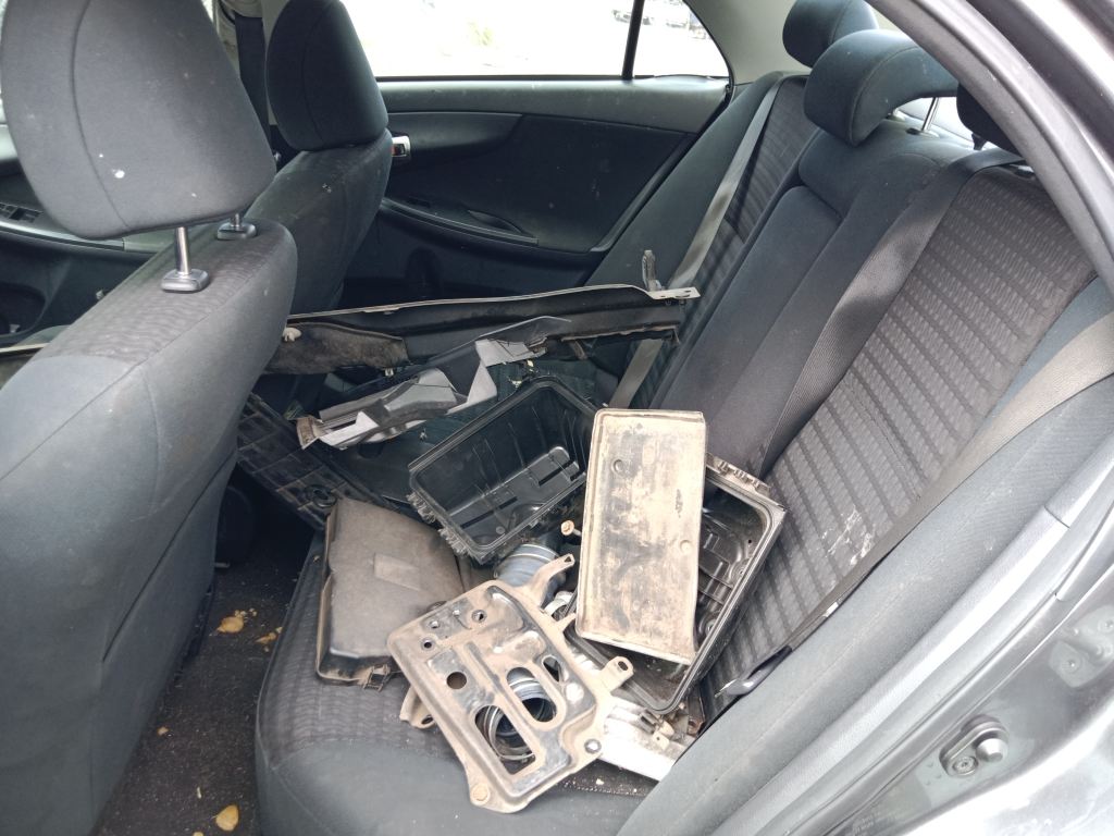 Toyota corolla 2010 Grey Wrecking