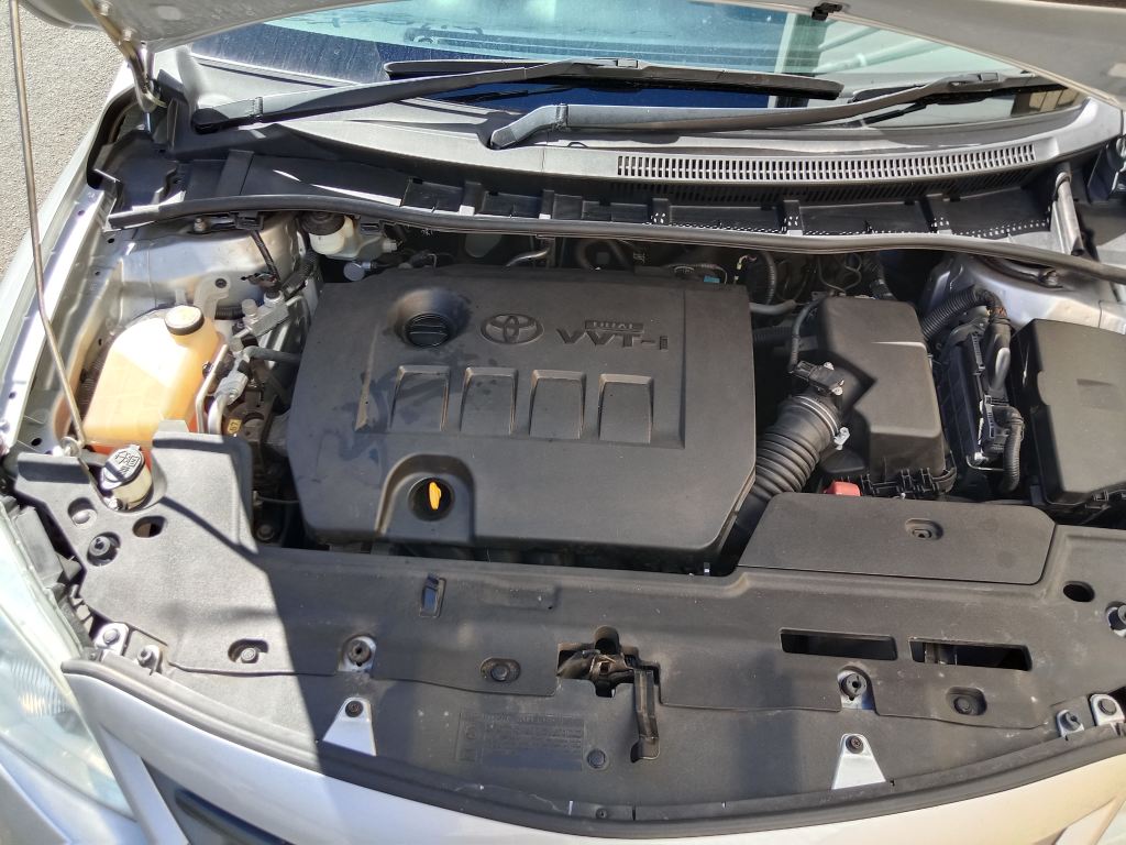 Toyota corolla 2011 Silver Wrecking