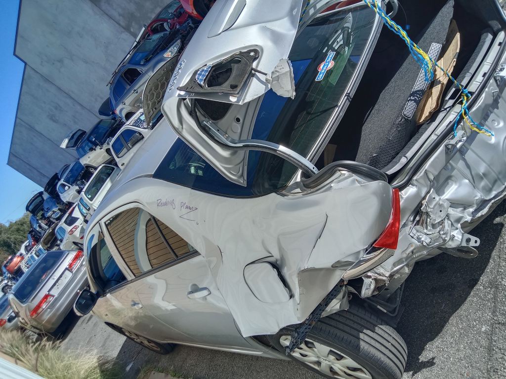 Toyota corolla 2011 Silver Wrecking