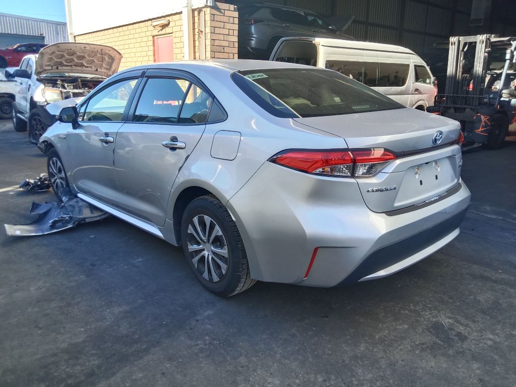 Toyota corolla hybrid 2019 Silver Wrecking