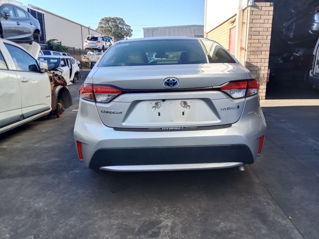 Toyota corolla hybrid 2019 Silver Wrecking