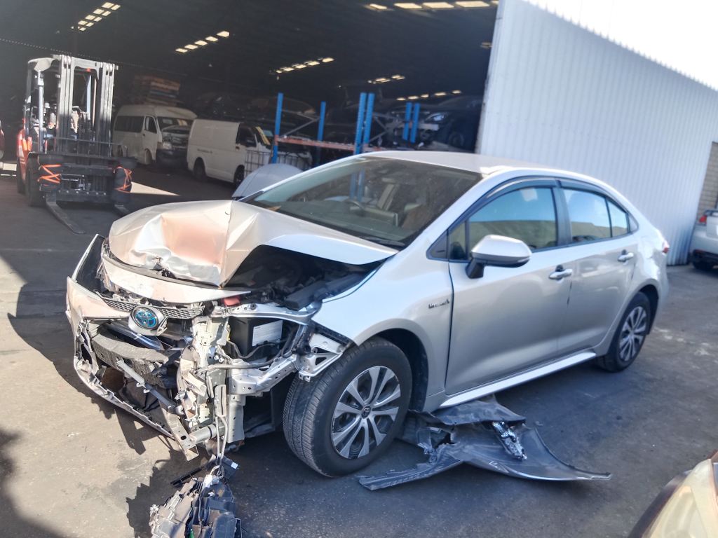 Toyota corolla hybrid 2019 Silver Wrecking