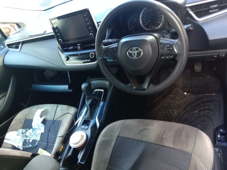 Toyota corolla hybrid 2019 Silver Wrecking