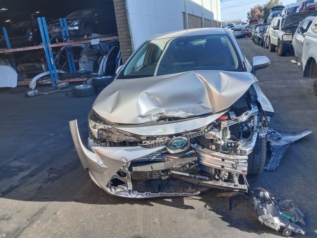 Toyota corolla hybrid 2019 Silver Wrecking