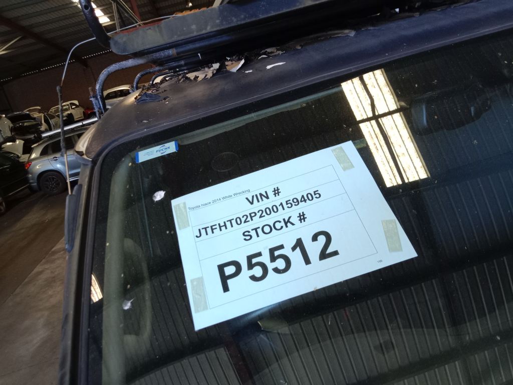 Toyota hiace 2014 White Wrecking