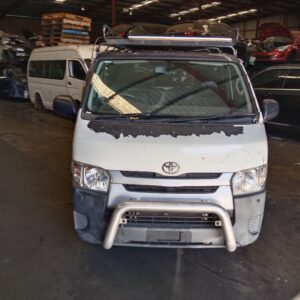Toyota hiace 2014 White Wrecking