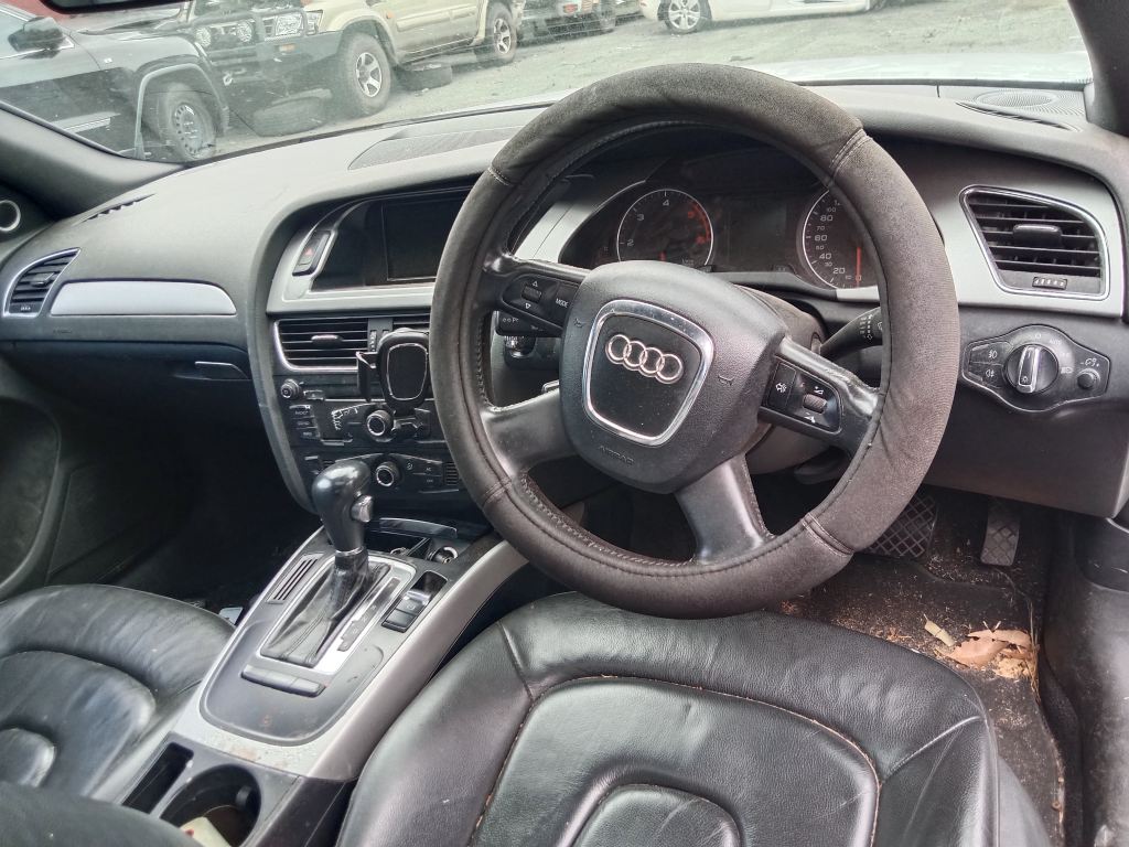 Audi A4 2008 White Wrecking
