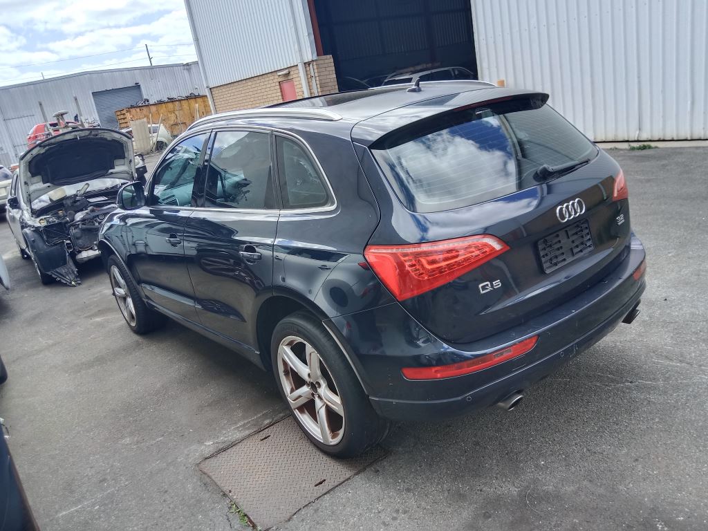 Audi Q5 2009 Blue Wrecking