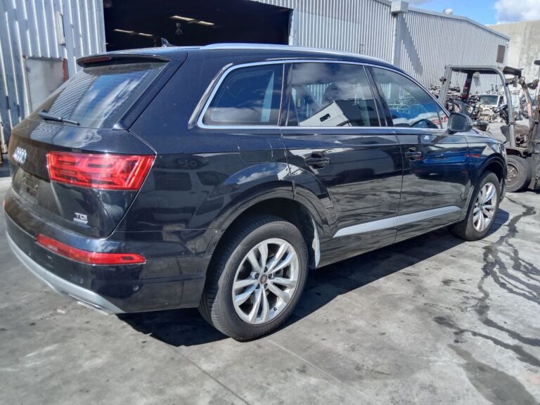 Audi Q7 2017 Black Wrecking